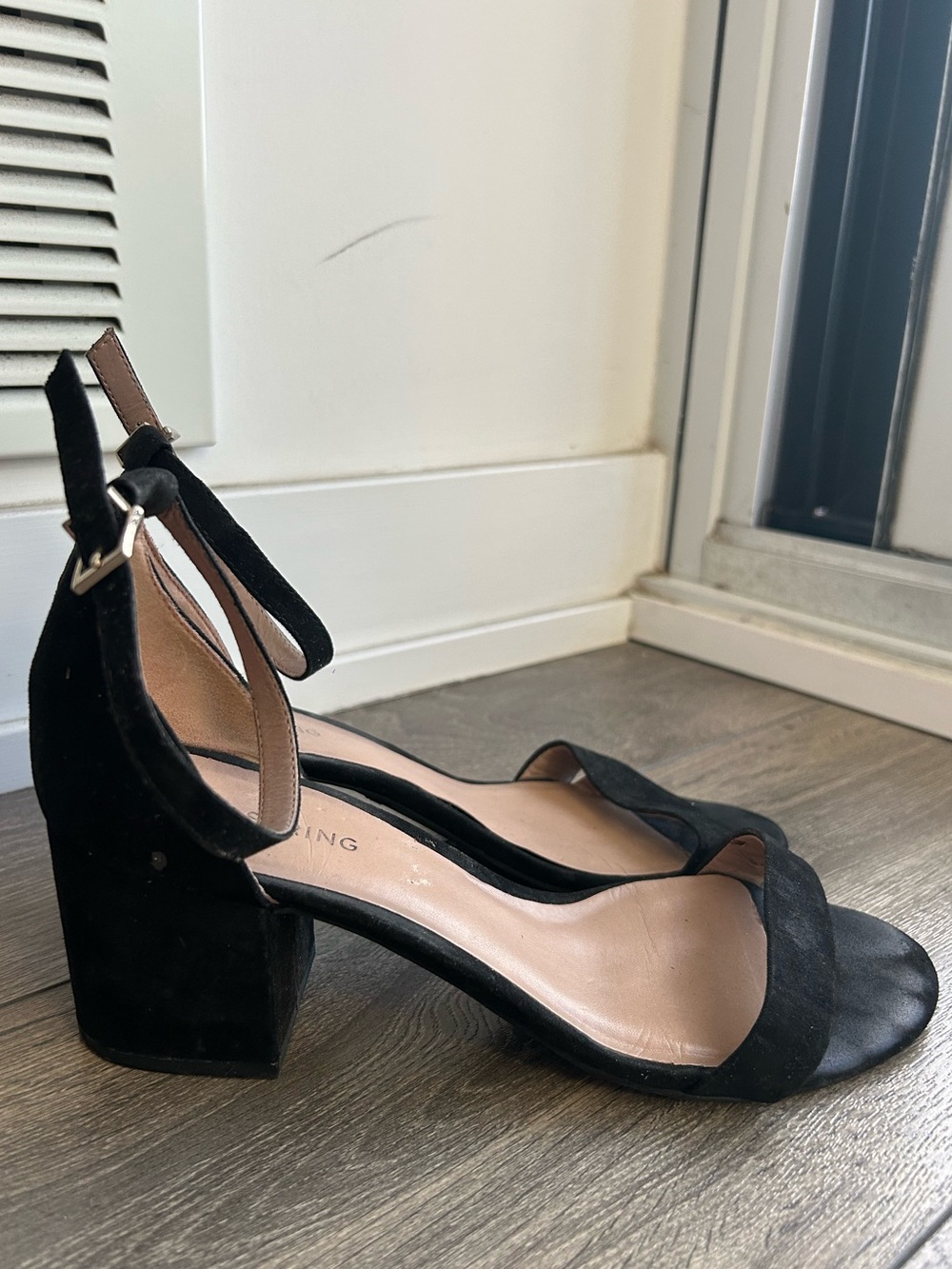 Call it Spring sandals
